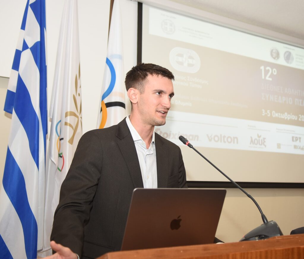 Η Τεχνητή Νοημοσύνη θα πρέπει να ενσωματώνει την ηθική στον σχεδιασμό της από την αρχή, πρότεινε ο Γιάννης Σταματονικολός, επικεφαλής Ευρώπης Δικτύου Λύσεων για βιώσιμη ανάπτυξη των Η.Ε.