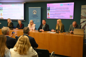 Μηνύματα ενημέρωσης και πρόληψης στην ημερίδα για τον καρκίνο του μαστού, που συνδιοργάνωσε ο ΠΣΑΤ με την Ελληνική Αντικαρκινική Εταιρία και την «PasSport for Life»