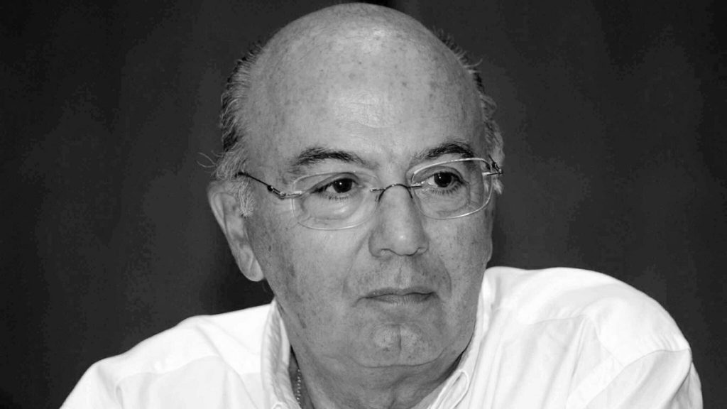 Ο ΠΣΑΤ αποχαιρετά τον Λάμπη Νικολάου. Η εξόδιος ακολουθία την Πέμπτη το μεσημέρι Ο ΠΣΑΤ αποχαιρετά τον Λάμπη Νικολάου. Η εξόδιος ακολουθία την Πέμπτη το μεσημέρι