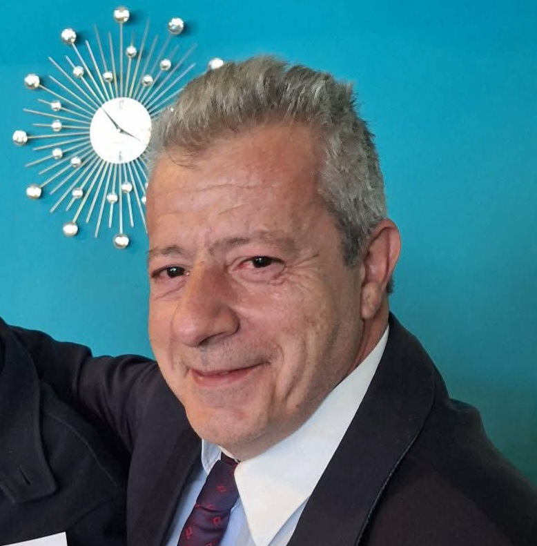 Θλίψη για την απώλεια του δημοσιογράφου Νίκου Παπαδάκου