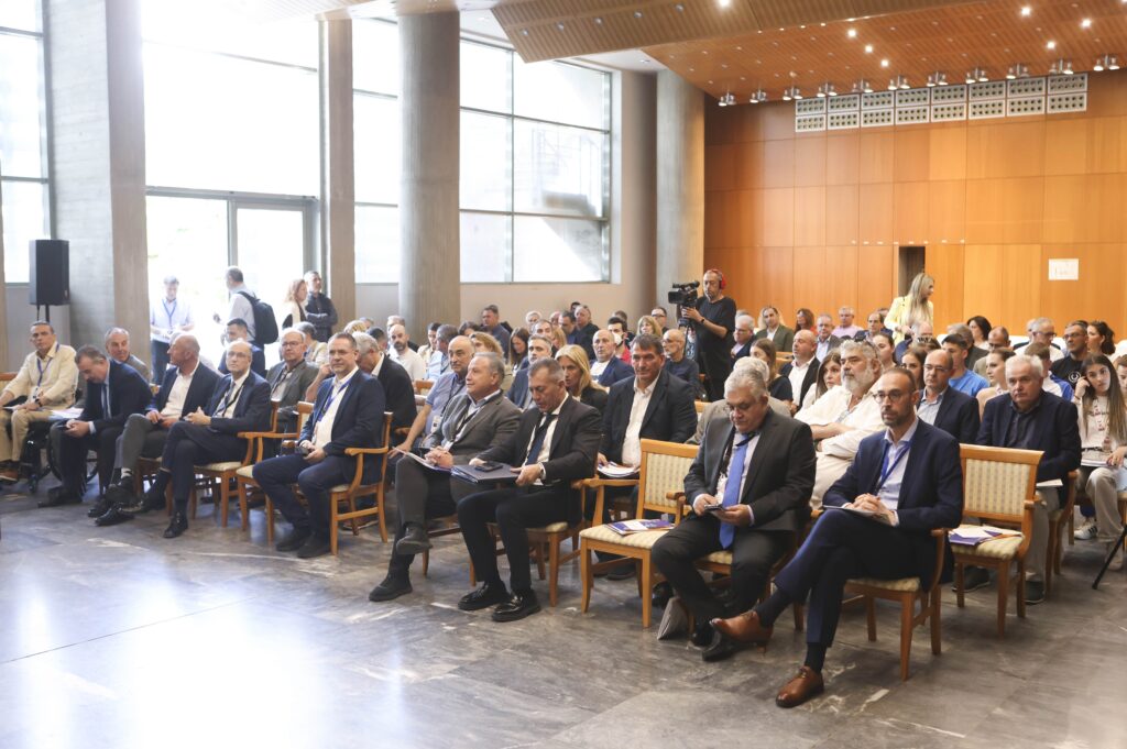 Οι χαιρετισμοί του Συνεδρίου σε φωτογραφίες
